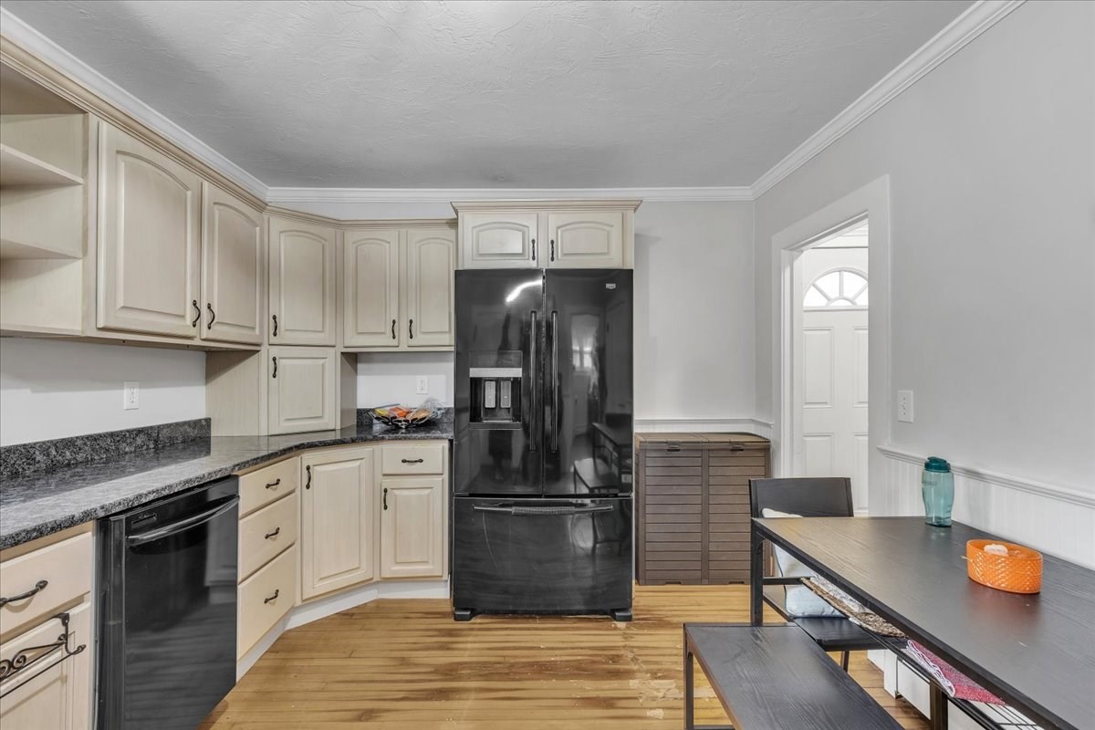 23 Dryden St, Worcester, MA 01605 - Image 13