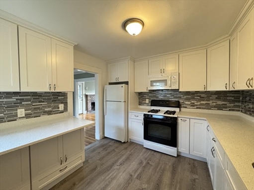 42 Florence St, Apt 2