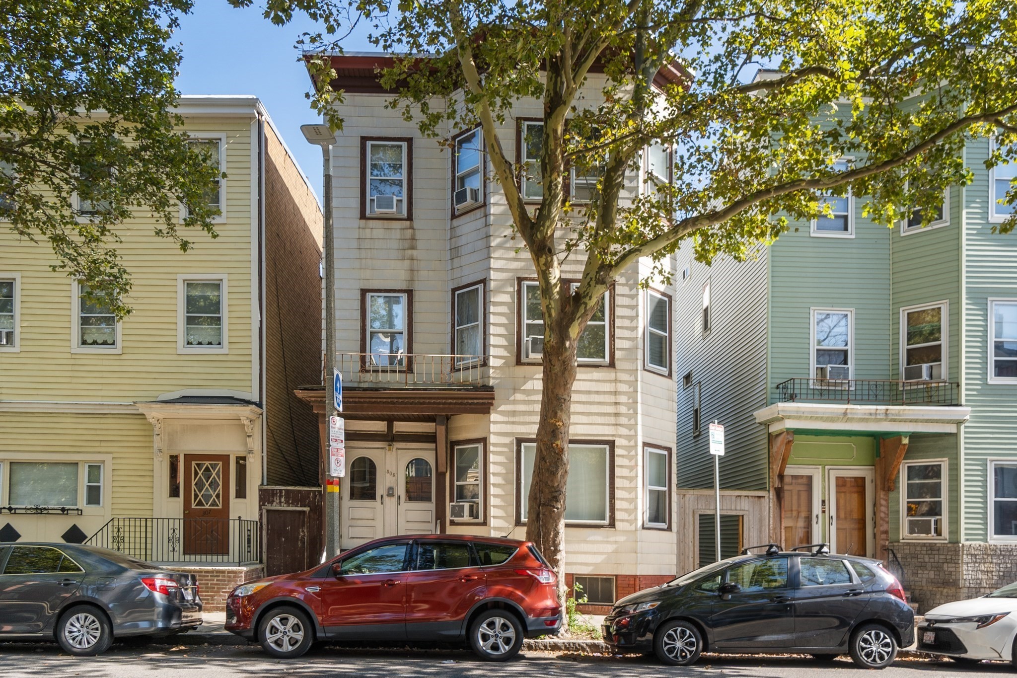 305 Chelsea St, Boston - East Boston, MA 02128