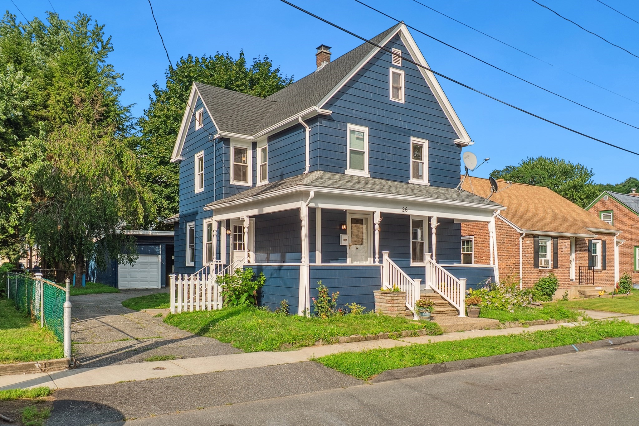 26 Olivine St, Chicopee, MA 01013
