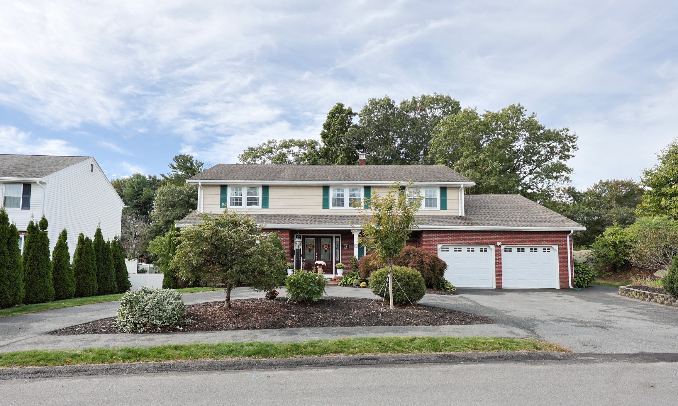 28 Fieldstone Dr, Stoneham, MA 02180