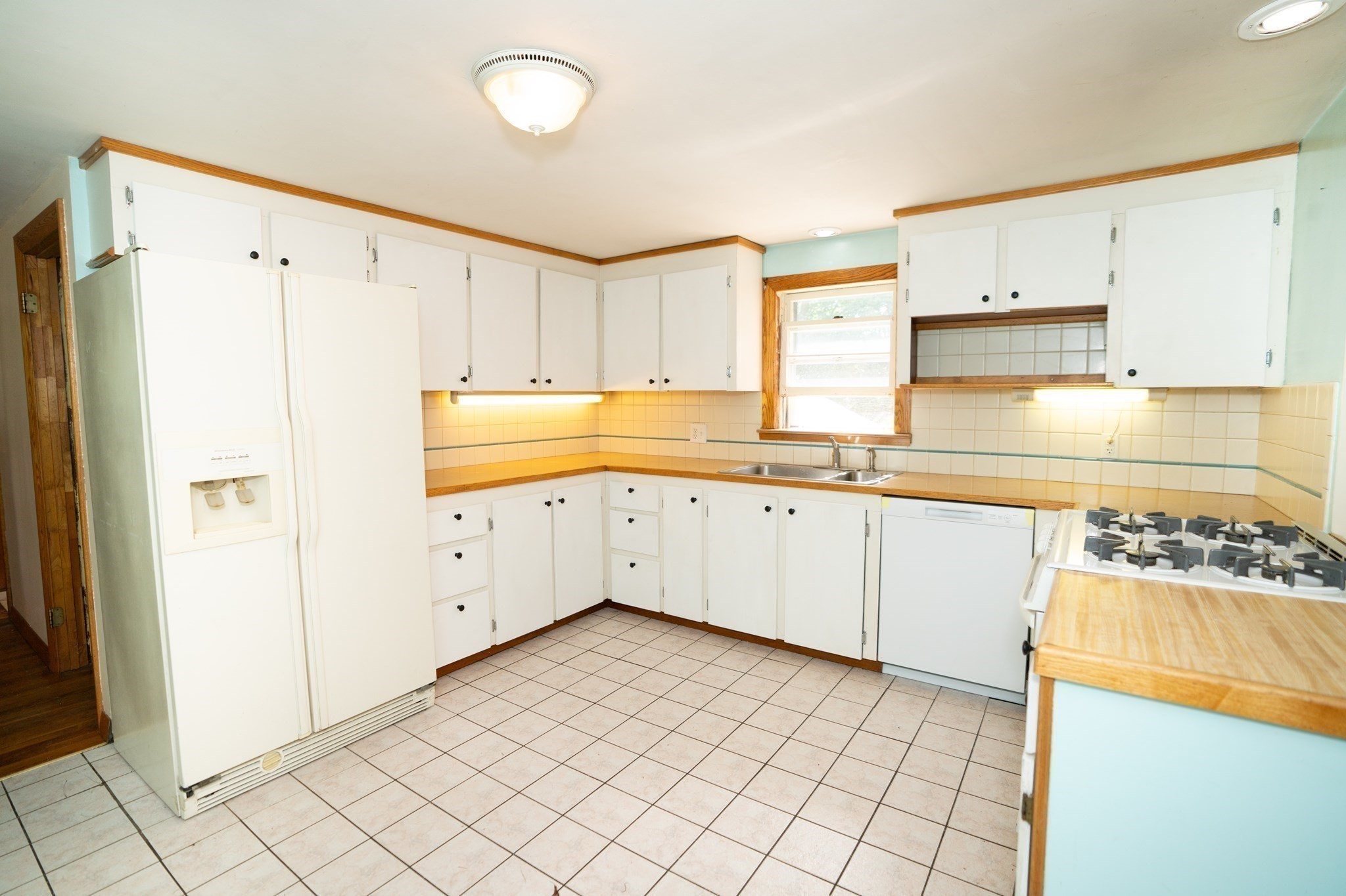 8 Clayton Rd, Middleboro, MA 02346 - Image 3