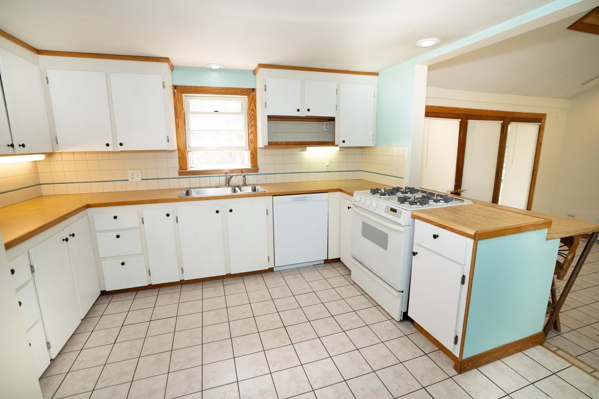 8 Clayton Rd, Middleboro, MA 02346 - Image 4