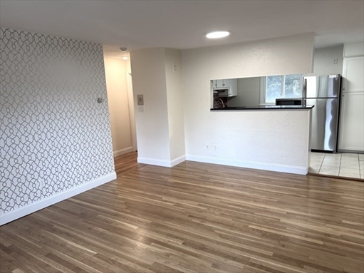 25 Lionel Ave, Apt E