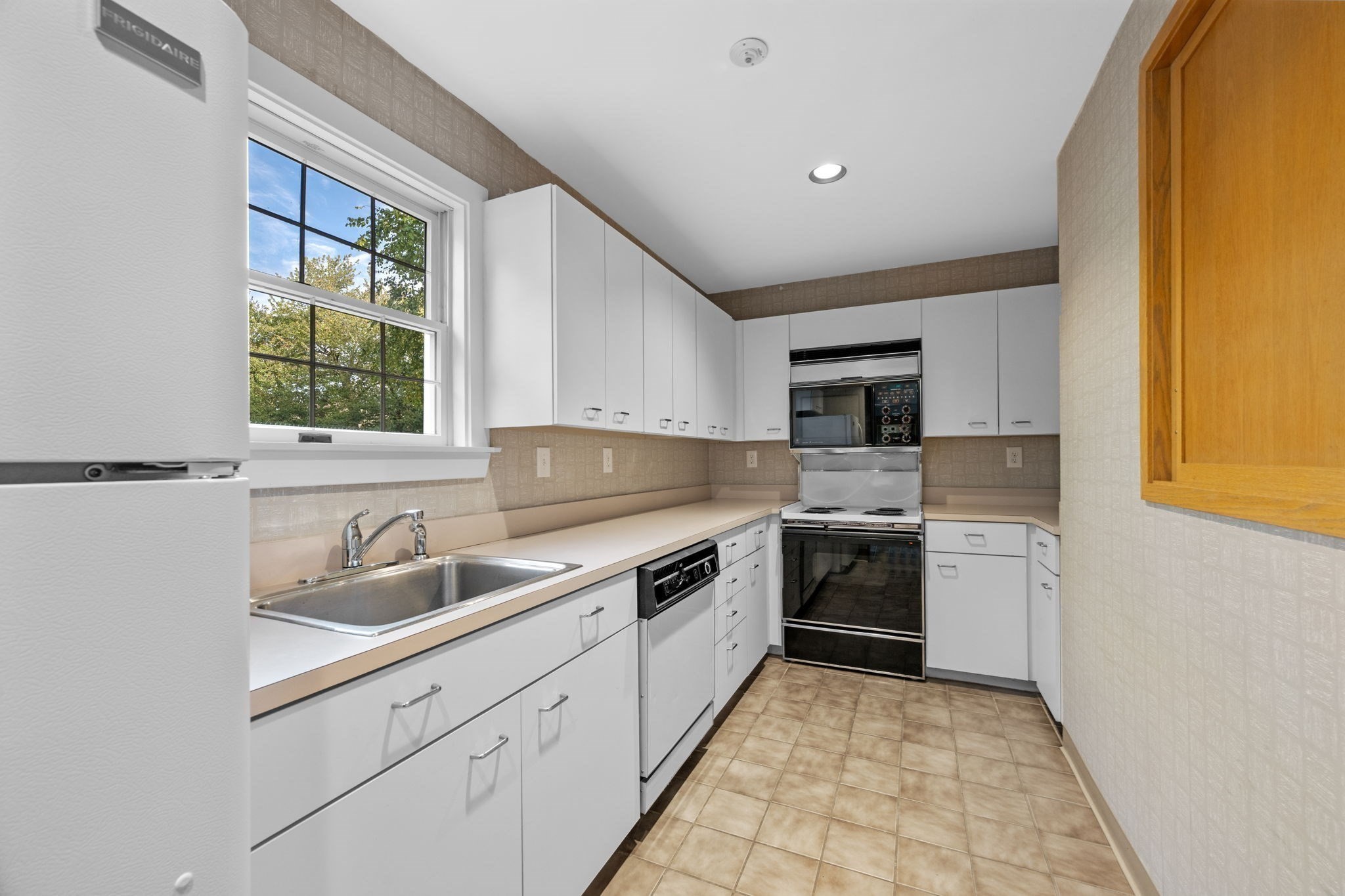 220 Broadway Unit 304, Lynnfield, MA 01940 - Image 30