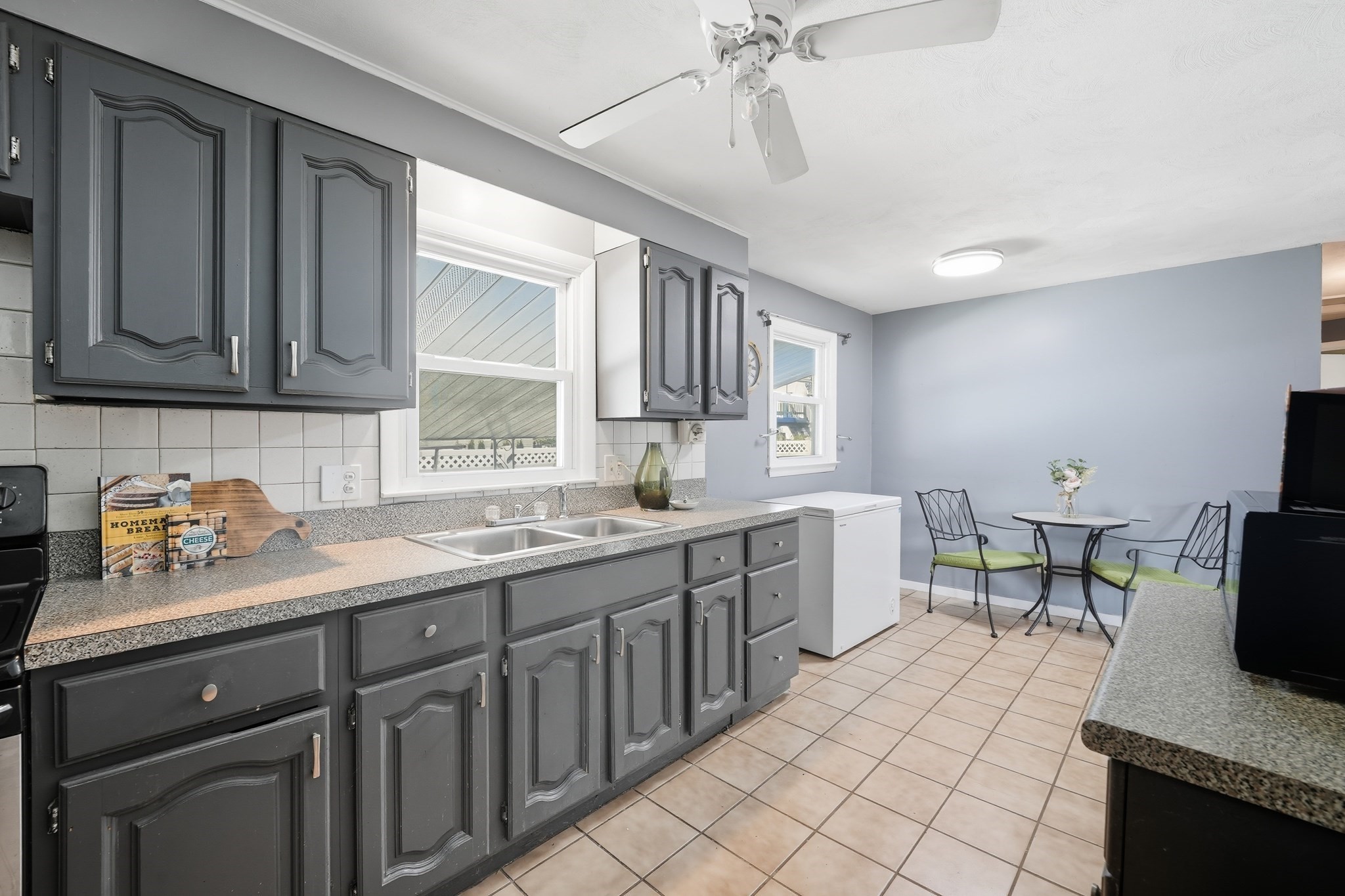 54 Dayton St, Chicopee, MA 01013 - Image 11