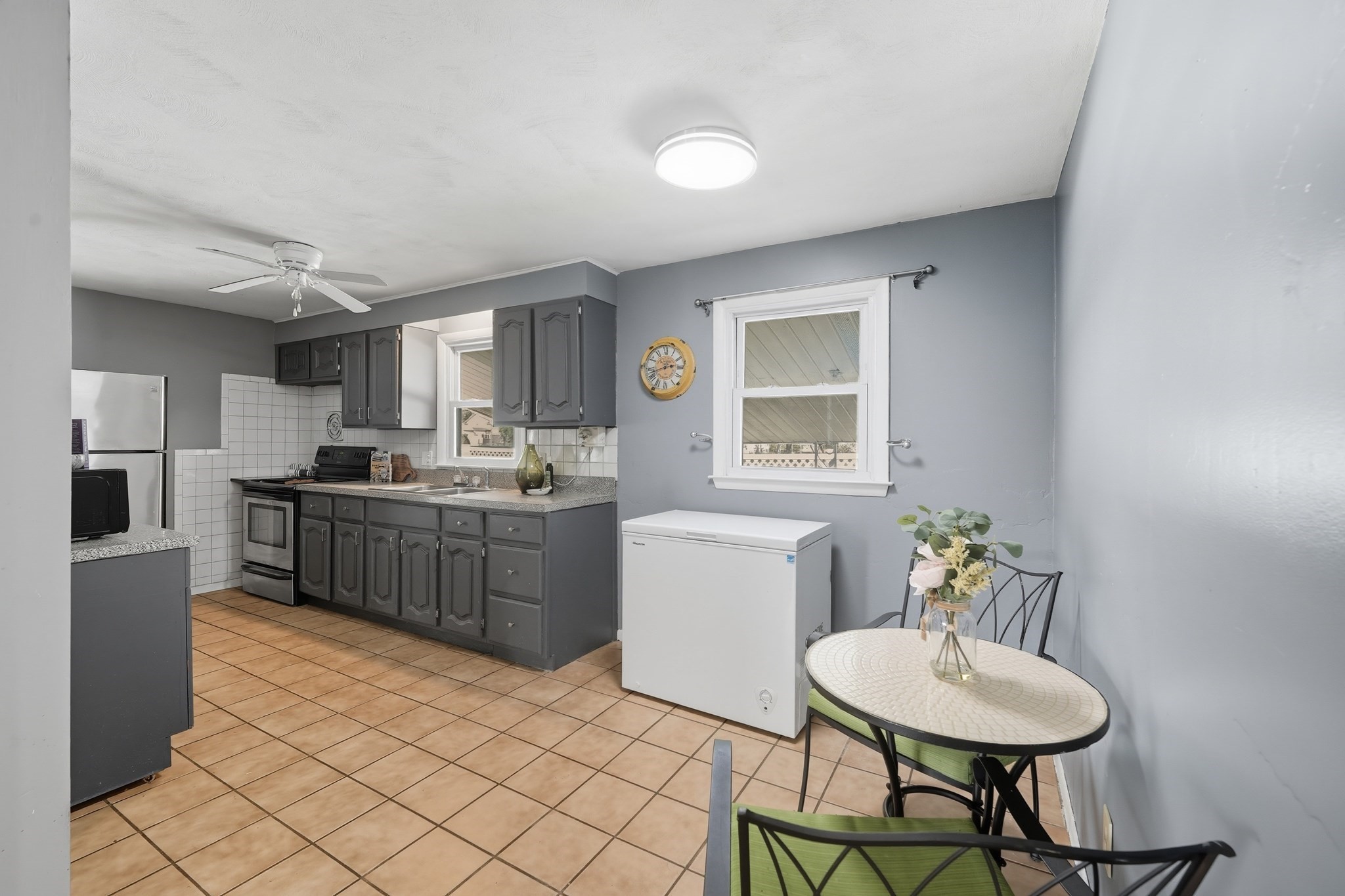 54 Dayton St, Chicopee, MA 01013 - Image 12