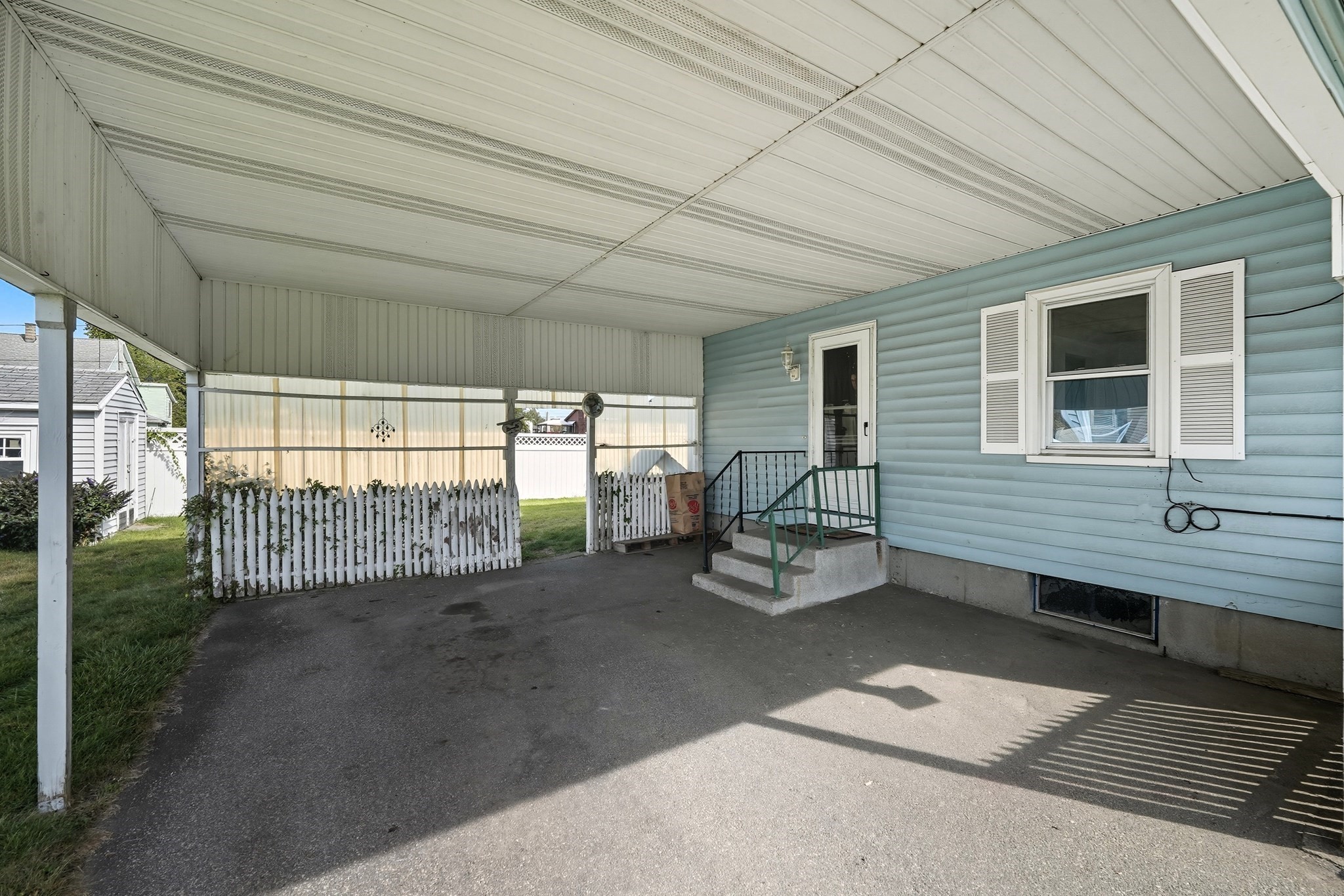 54 Dayton St, Chicopee, MA 01013 - Image 4