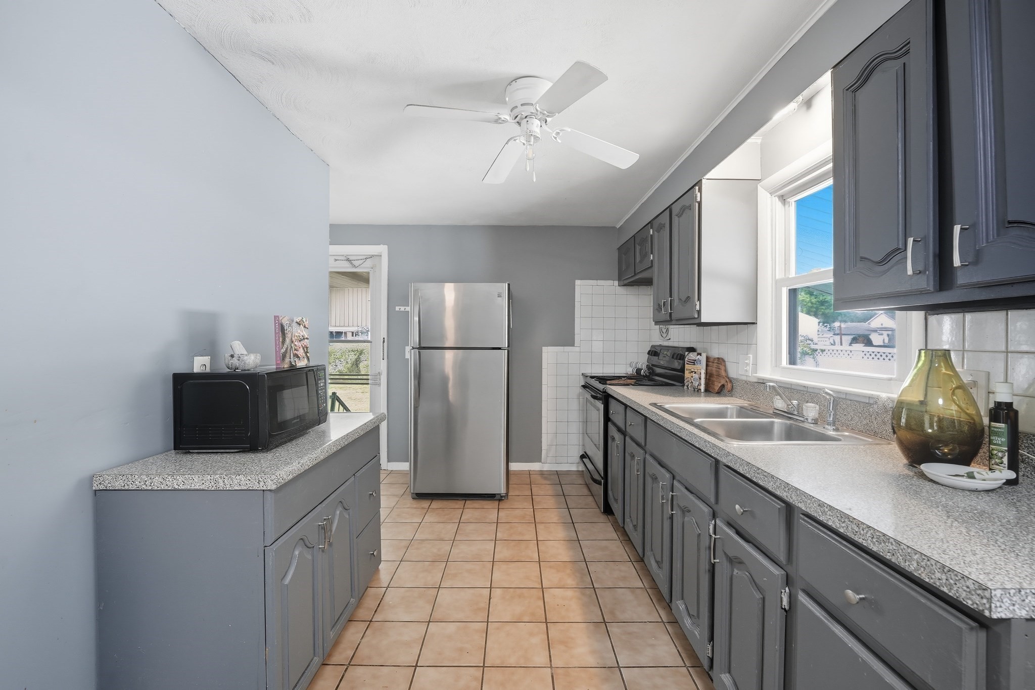 54 Dayton St, Chicopee, MA 01013 - Image 9