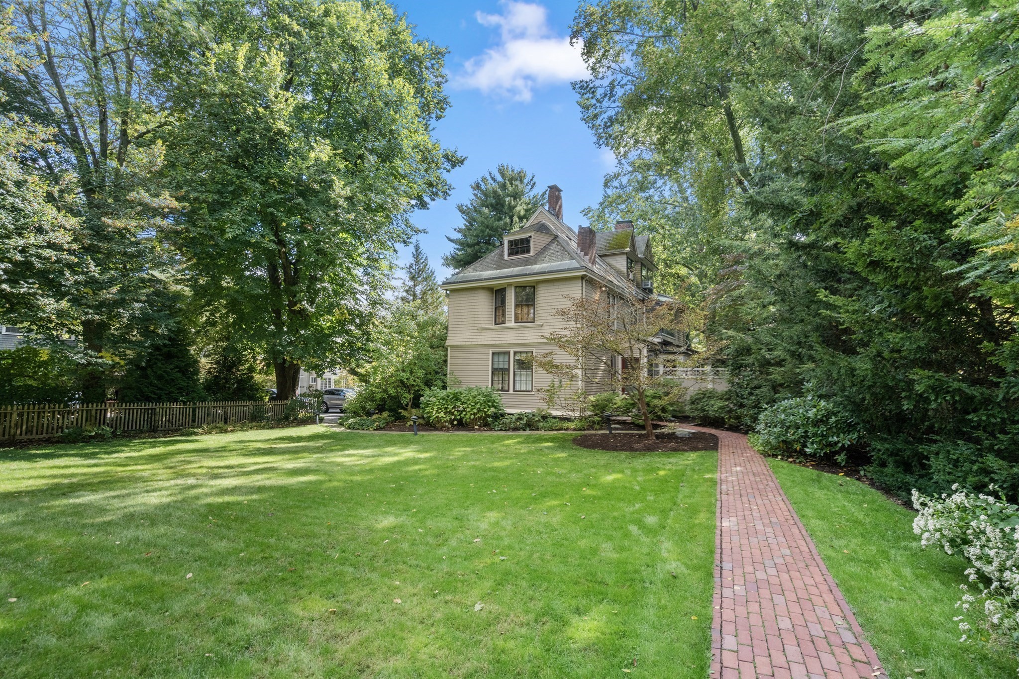 48 Hubbard Park Road, Cambridge, MA 02138 - Image 29