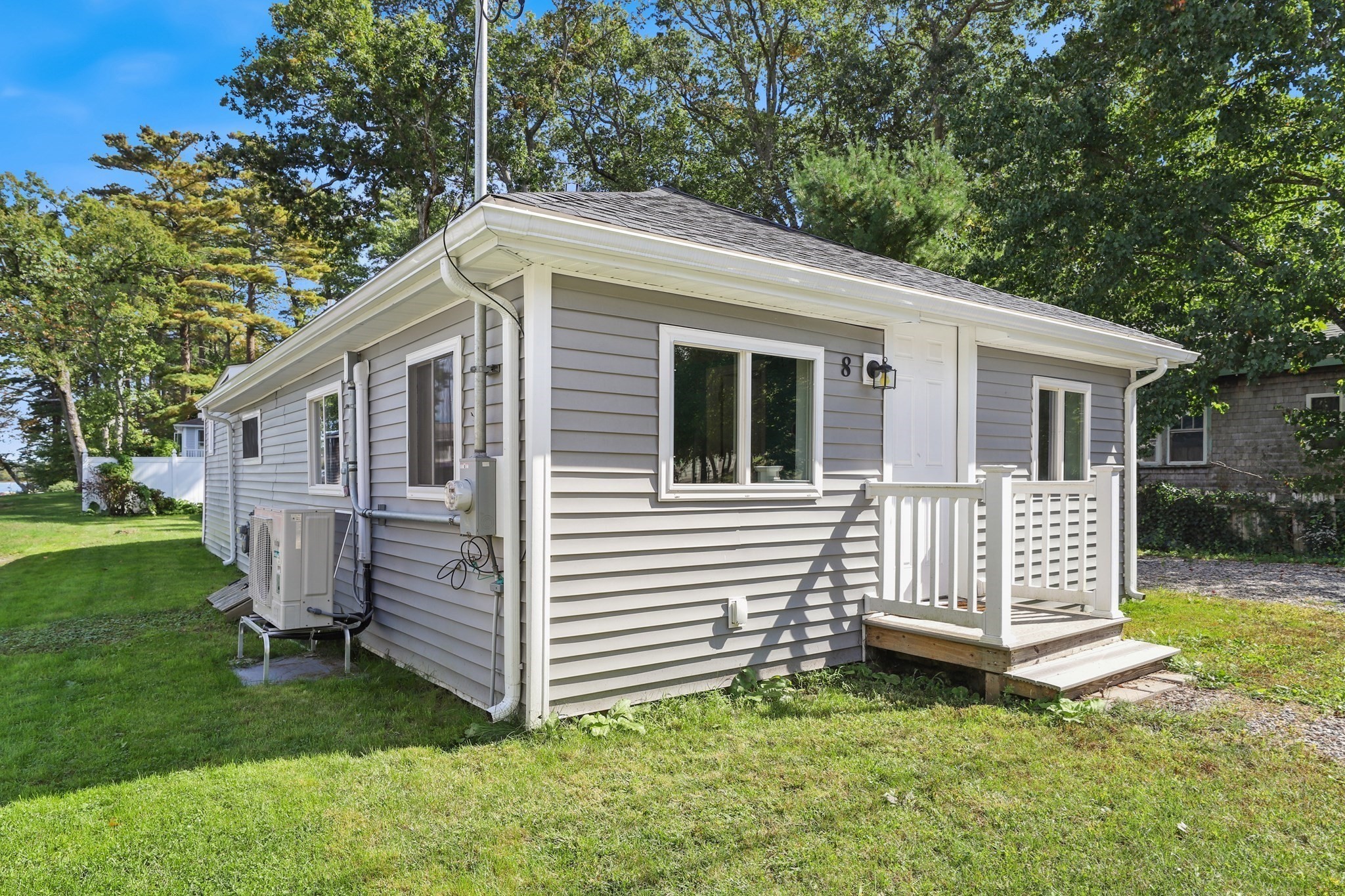 8 10th Ave, Halifax, MA 02338
