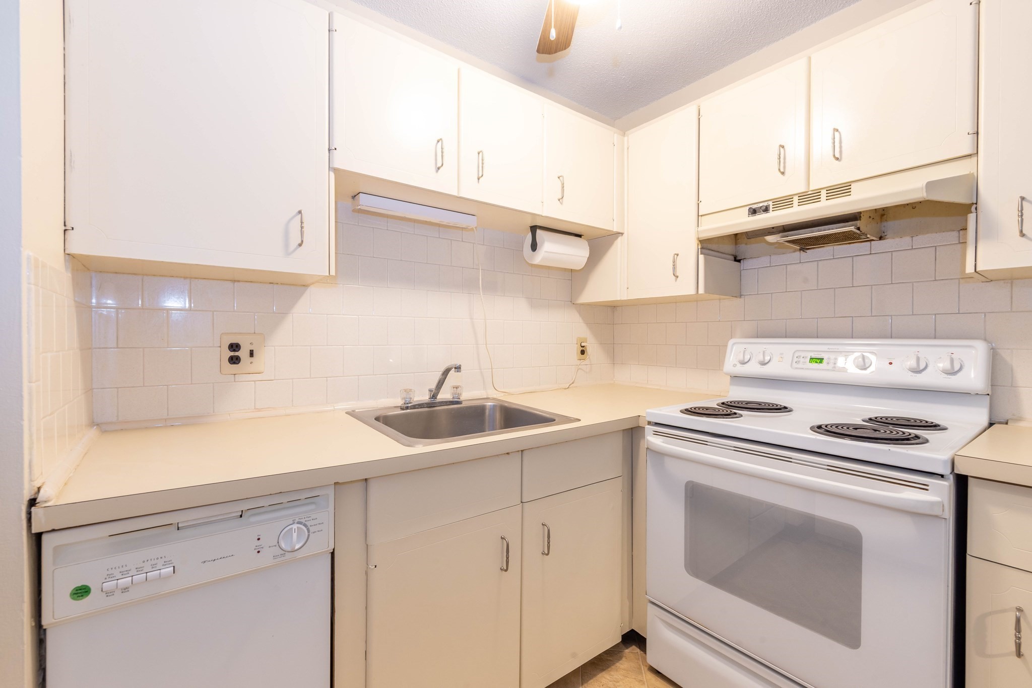 71 Nicholas Rd Unit H, Framingham, MA 01701 - Image 3