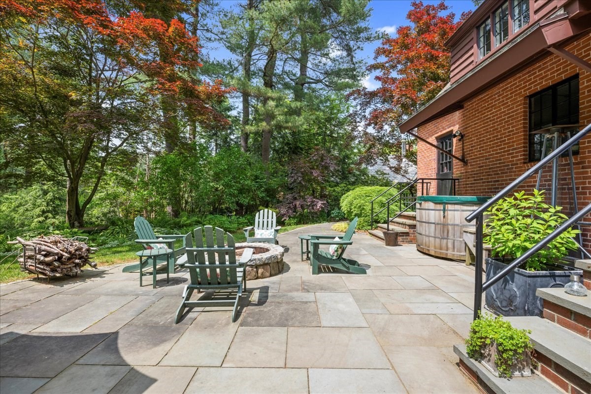 40 Westwood Dr, Worcester, MA 01609 - Image 2