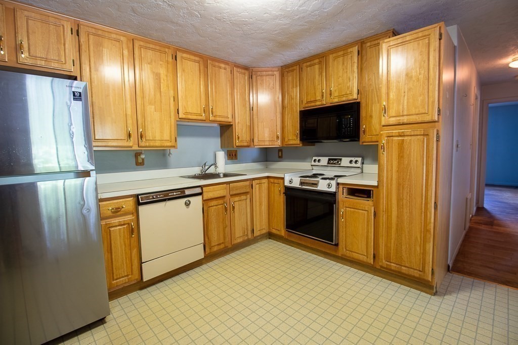 22 Hamilton Rd Unit 206, Arlington, MA 02474 - Image 6