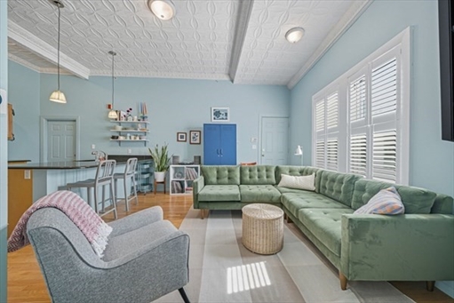 183-185 Rindge Ave, Apt 1