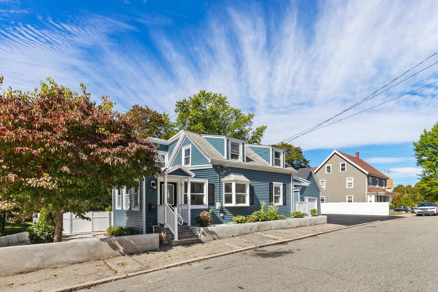 39 Garfield Ave, Woburn, MA 01801 - Image 2