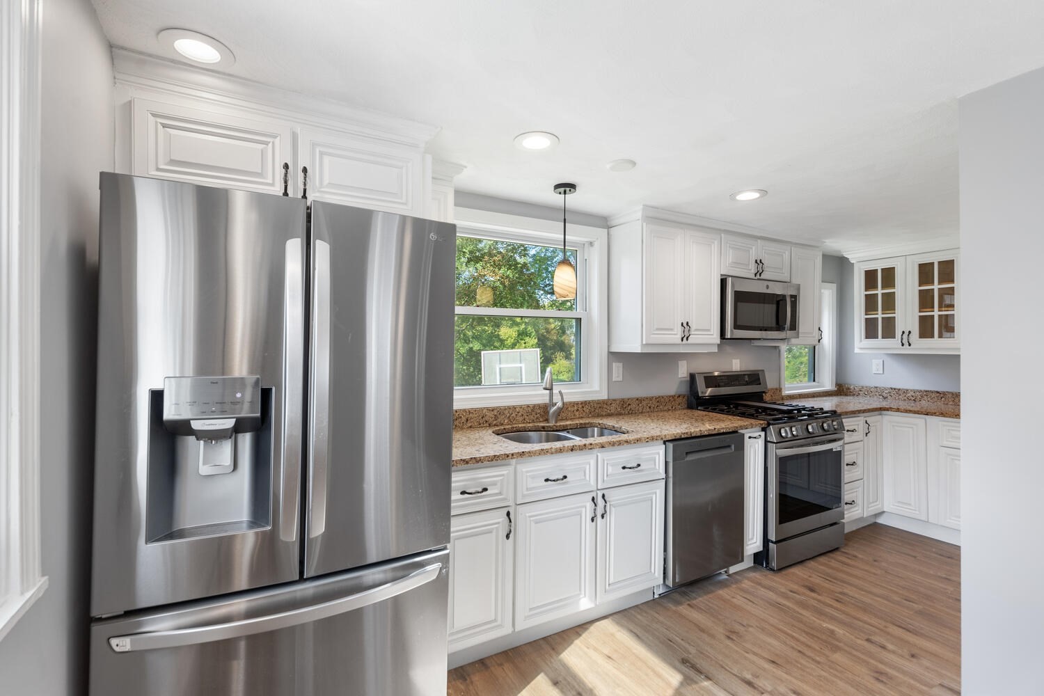 39 Garfield Ave, Woburn, MA 01801 - Image 8