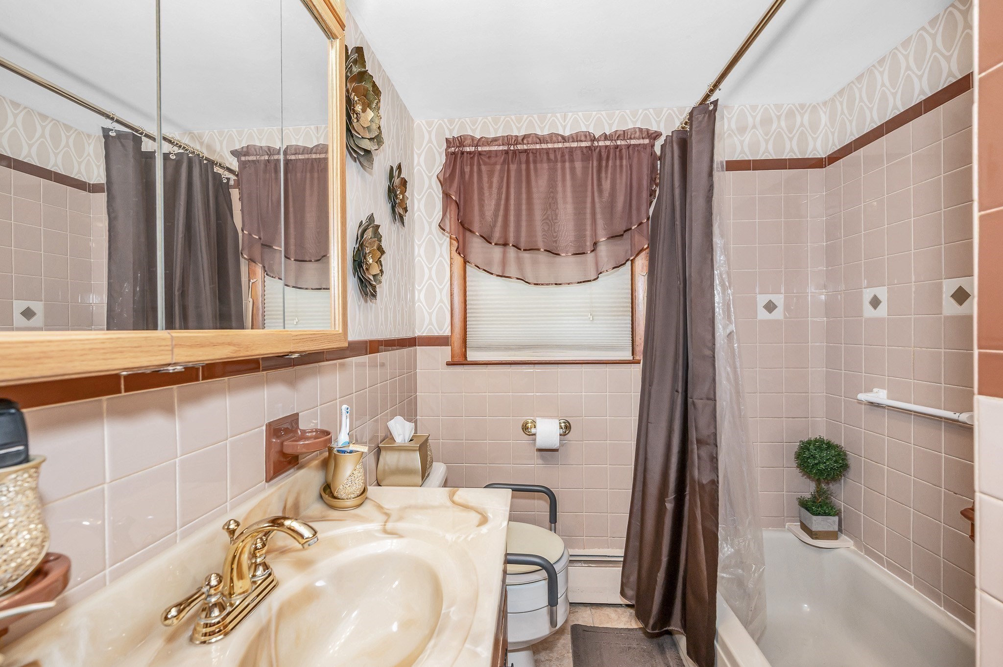 1170 Livingston St, Tewksbury, MA 01876 - Image 18