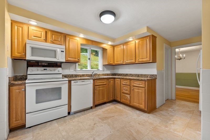 9 Pond Ter, Woburn, MA 01801 - Image 11