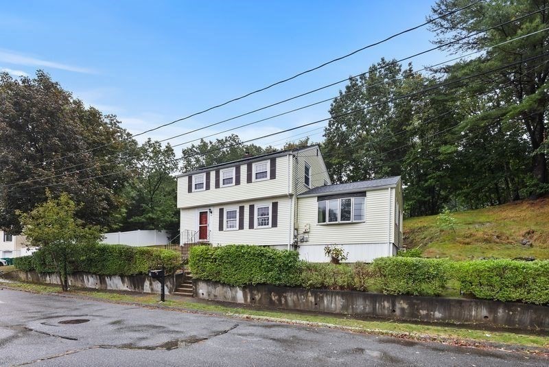 9 Pond Ter, Woburn, MA 01801 - Image 3