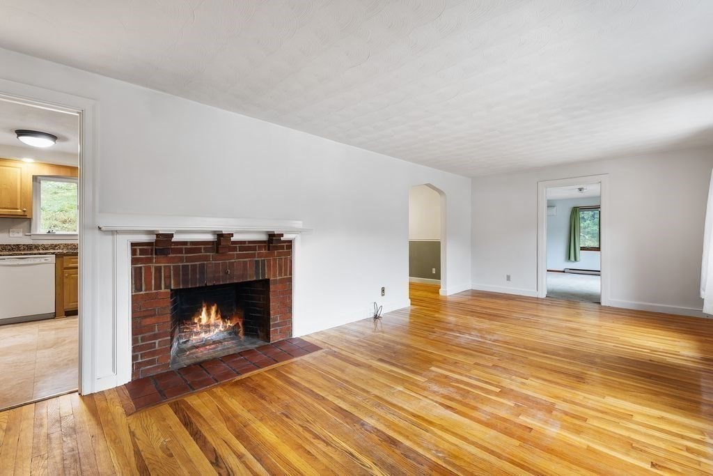 9 Pond Ter, Woburn, MA 01801 - Image 4