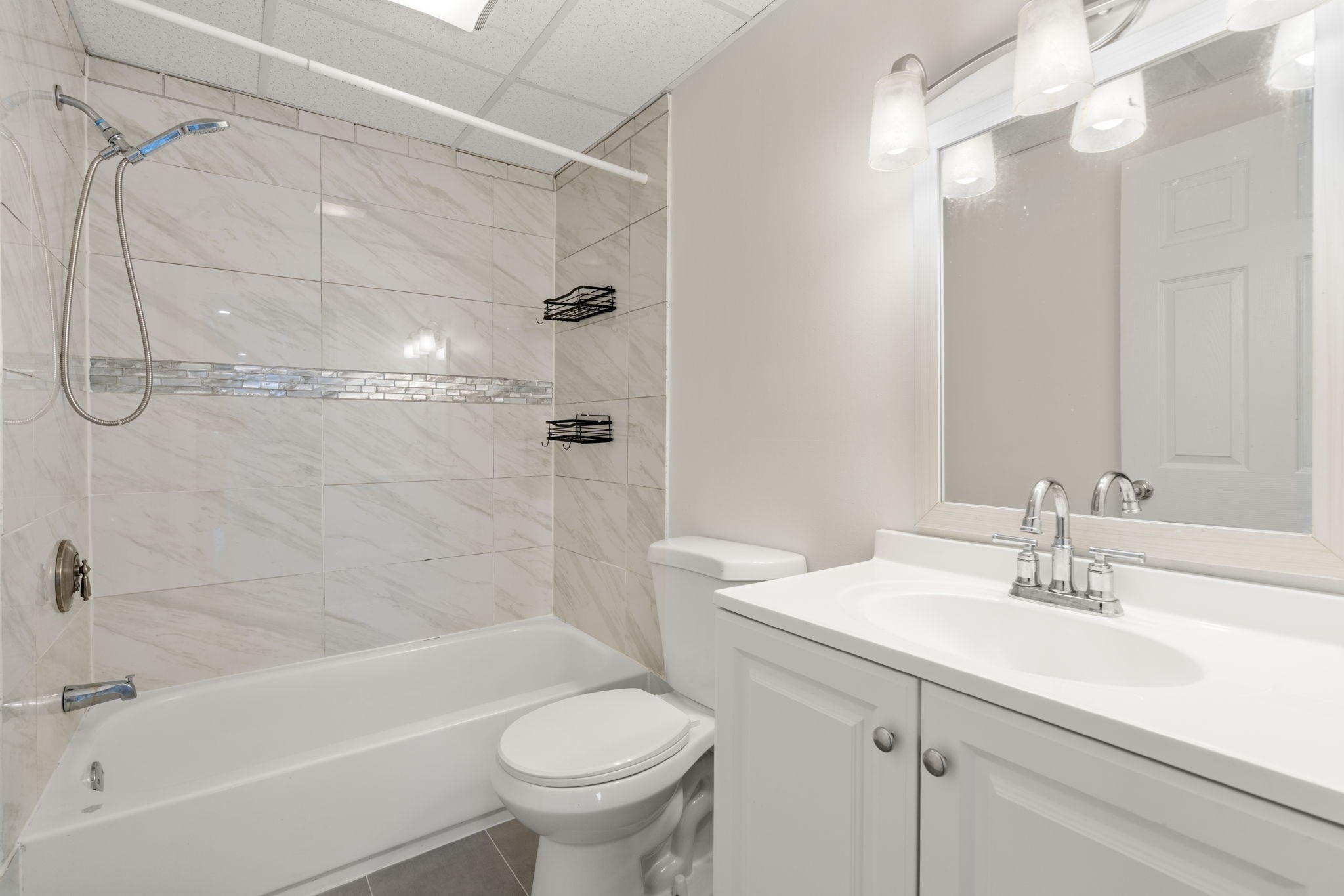 111 Foster St Unit 401, Peabody, MA 01960 - Image 2