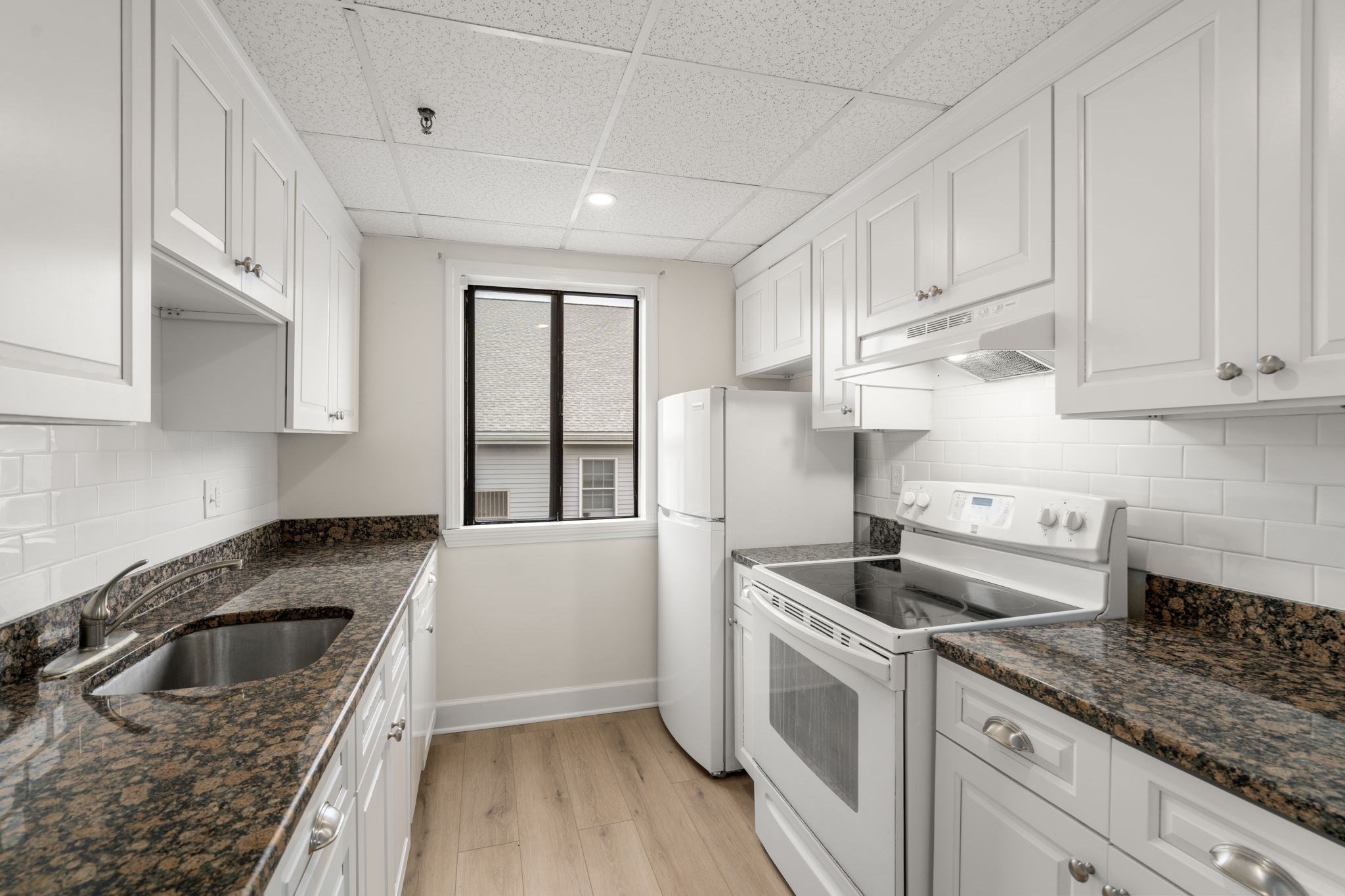 111 Foster St Unit 401, Peabody, MA 01960 - Image 9