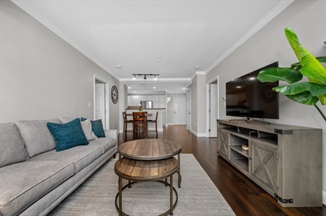 10 Seaport Drive