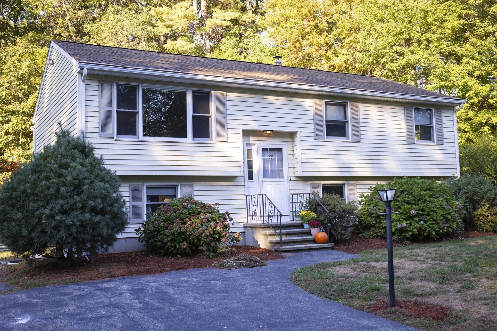 17 Ben Pl, Billerica, MA 01821