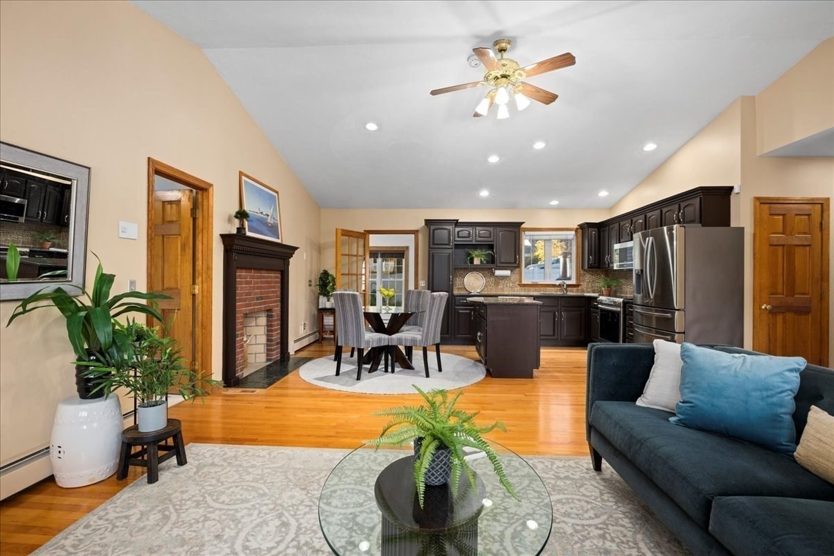 31 Crane St, Worcester, MA 01604