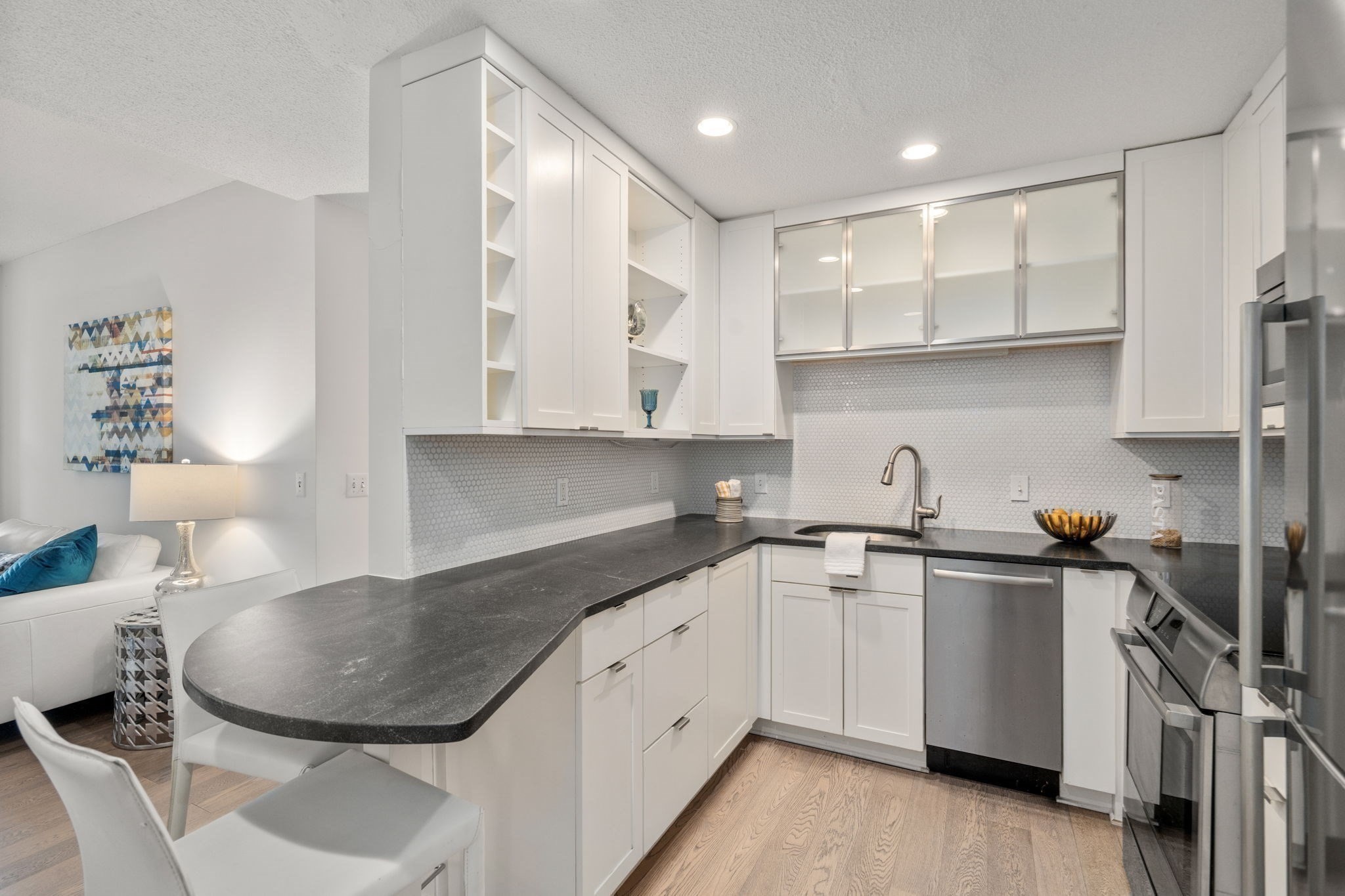 51 Pettee St Unit 11, Newton, MA 02464 - Image 2