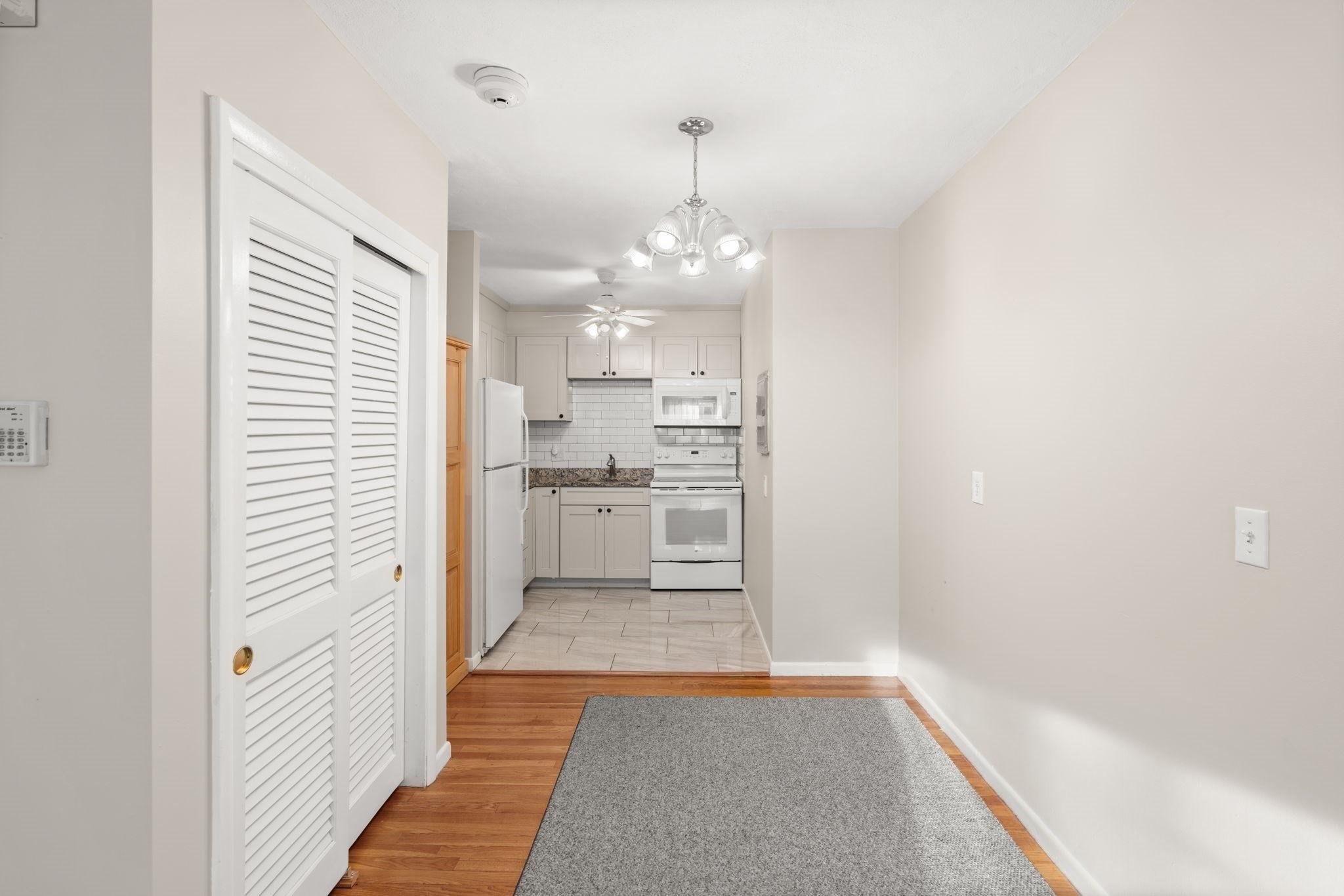 416 Belgrade Ave Unit 25, West Roxbury, Boston, MA 02132 - Image 9