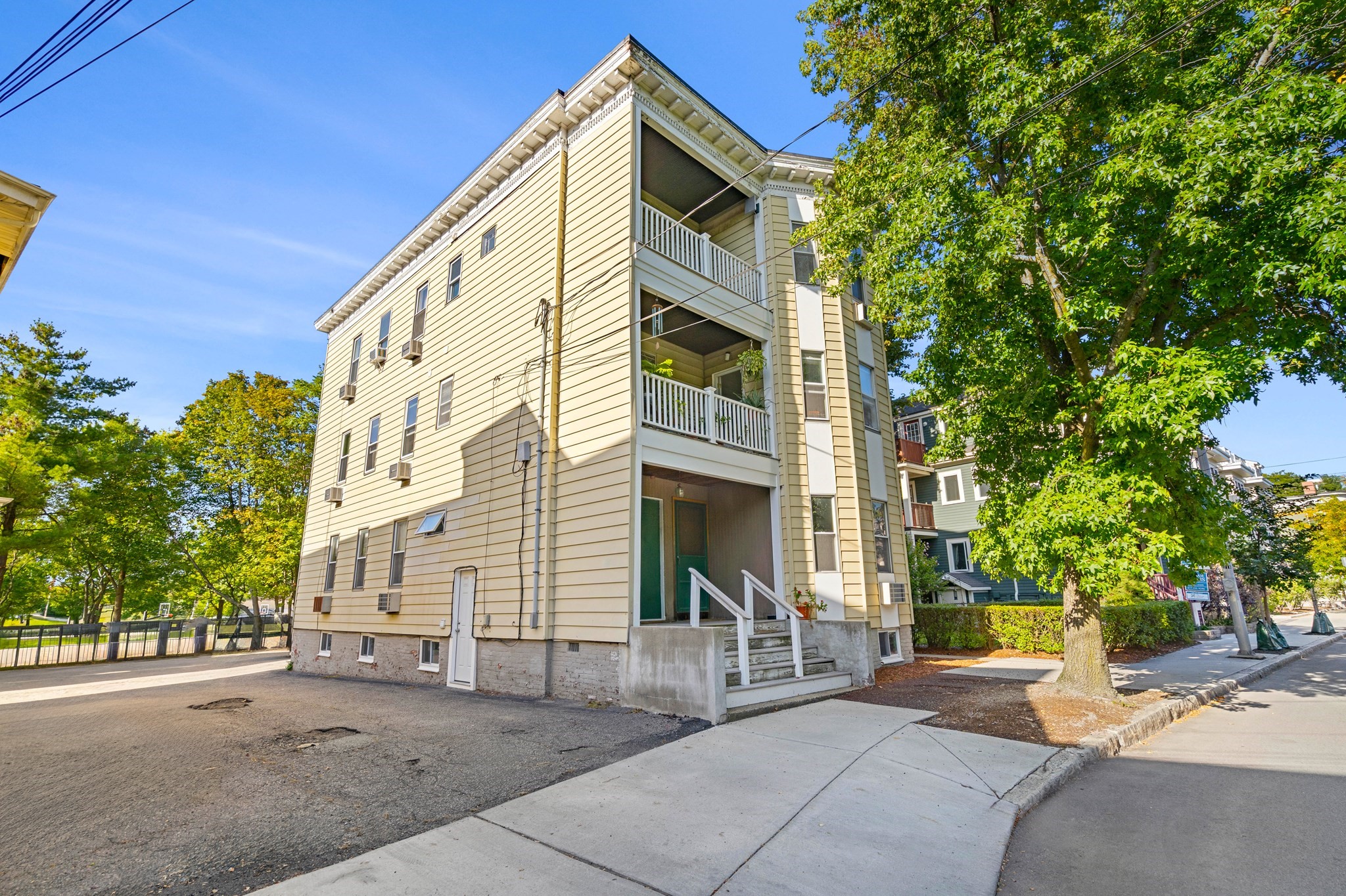 275 Walden St Unit 4, Cambridge, MA 02138