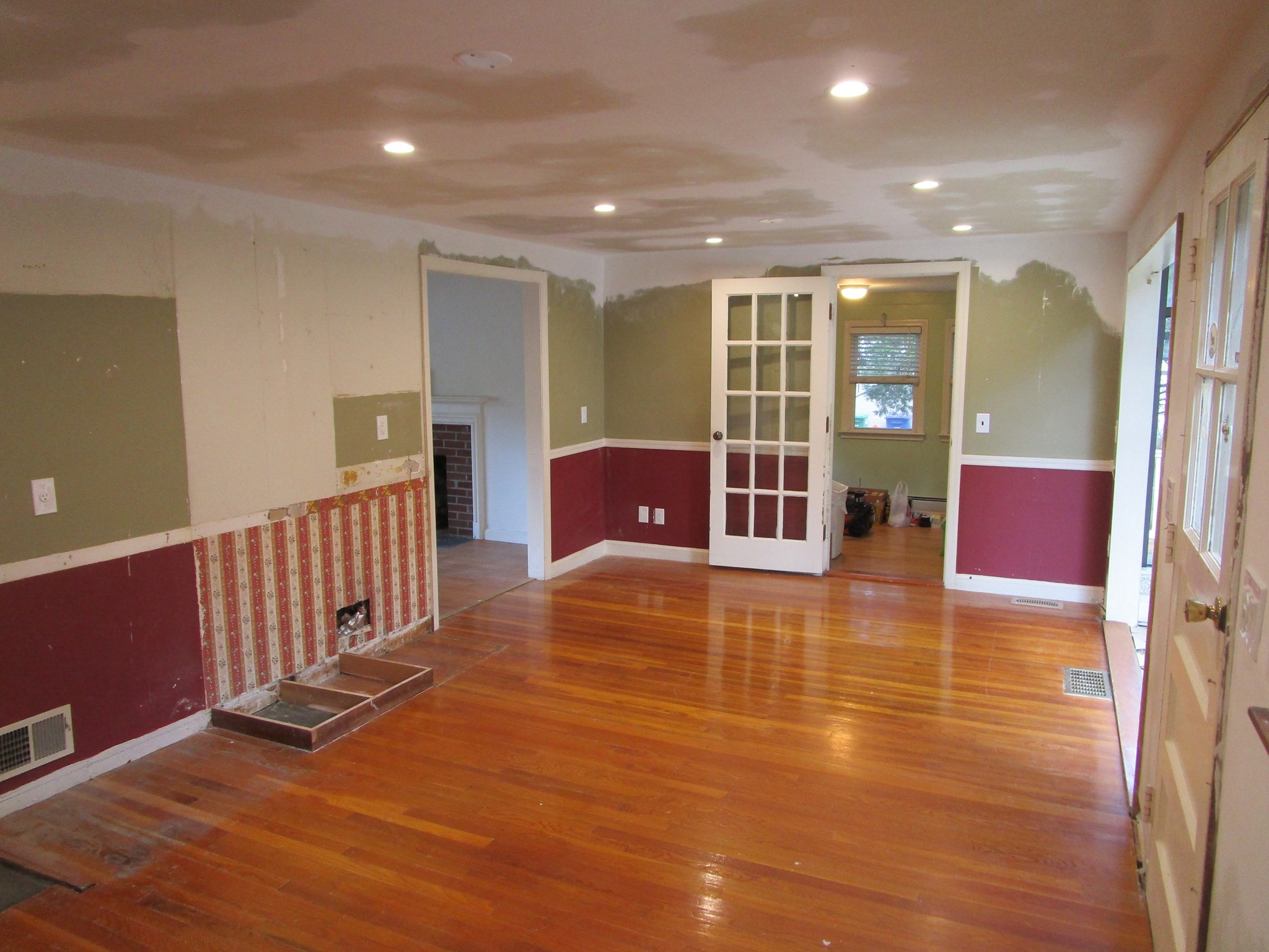 16 Munroe Ave, Reading, MA 01867 - Image 8