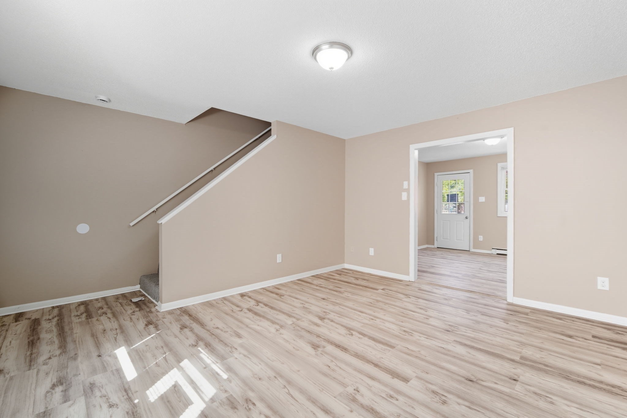 49 Jefferson Ave, Springfield, MA 01107 - Image 3