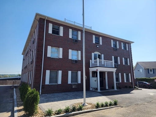 4 Golden Court, Apt 5