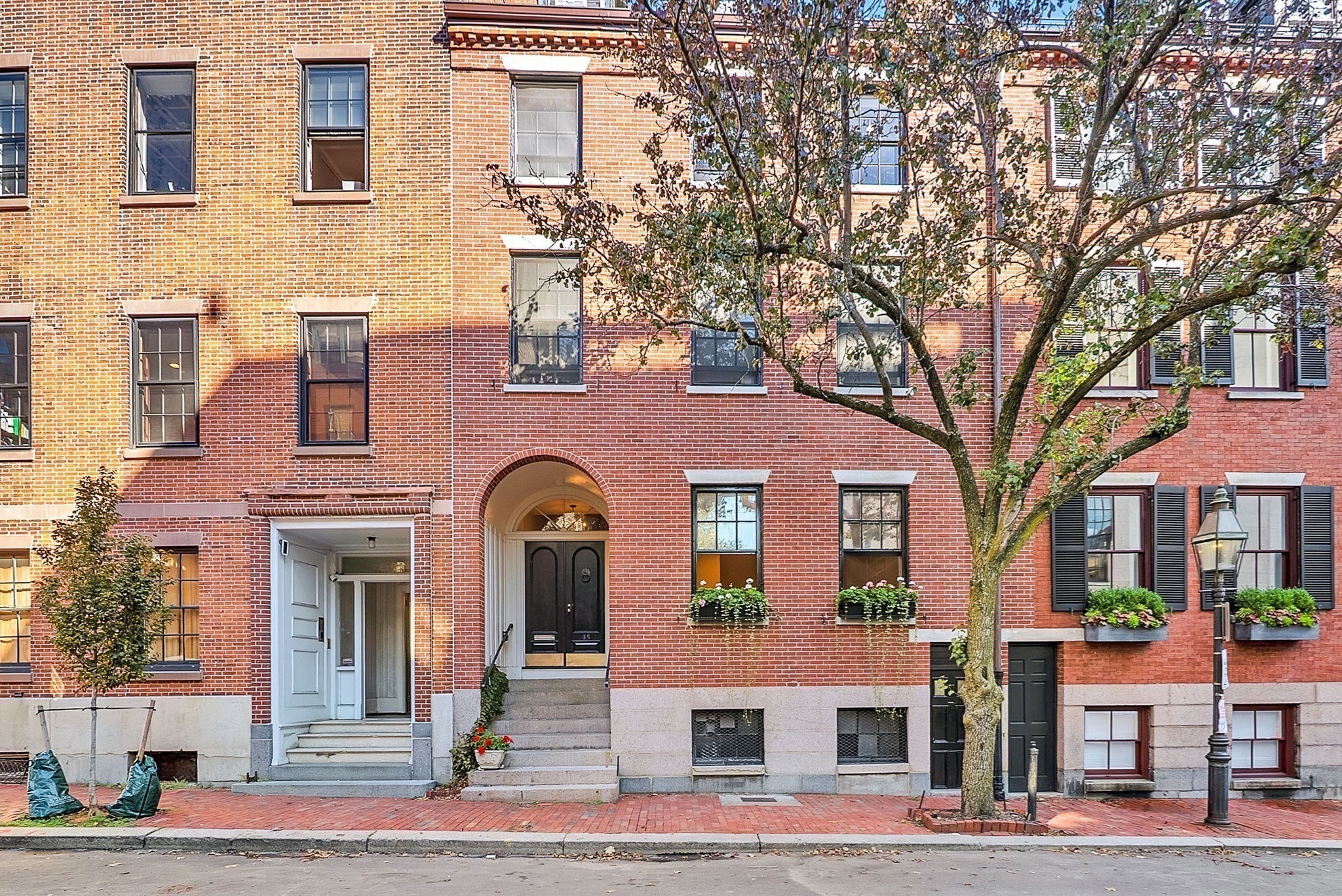 35 Mt Vernon Street Unit 1, Beacon Hill, Boston, MA 02108 - Image 2