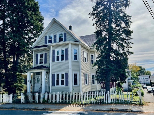 195 Moore Street, Lowell, MA 01852