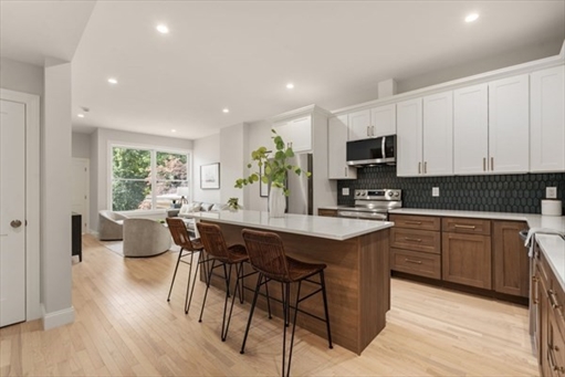 587 E Broadway, Apt 3