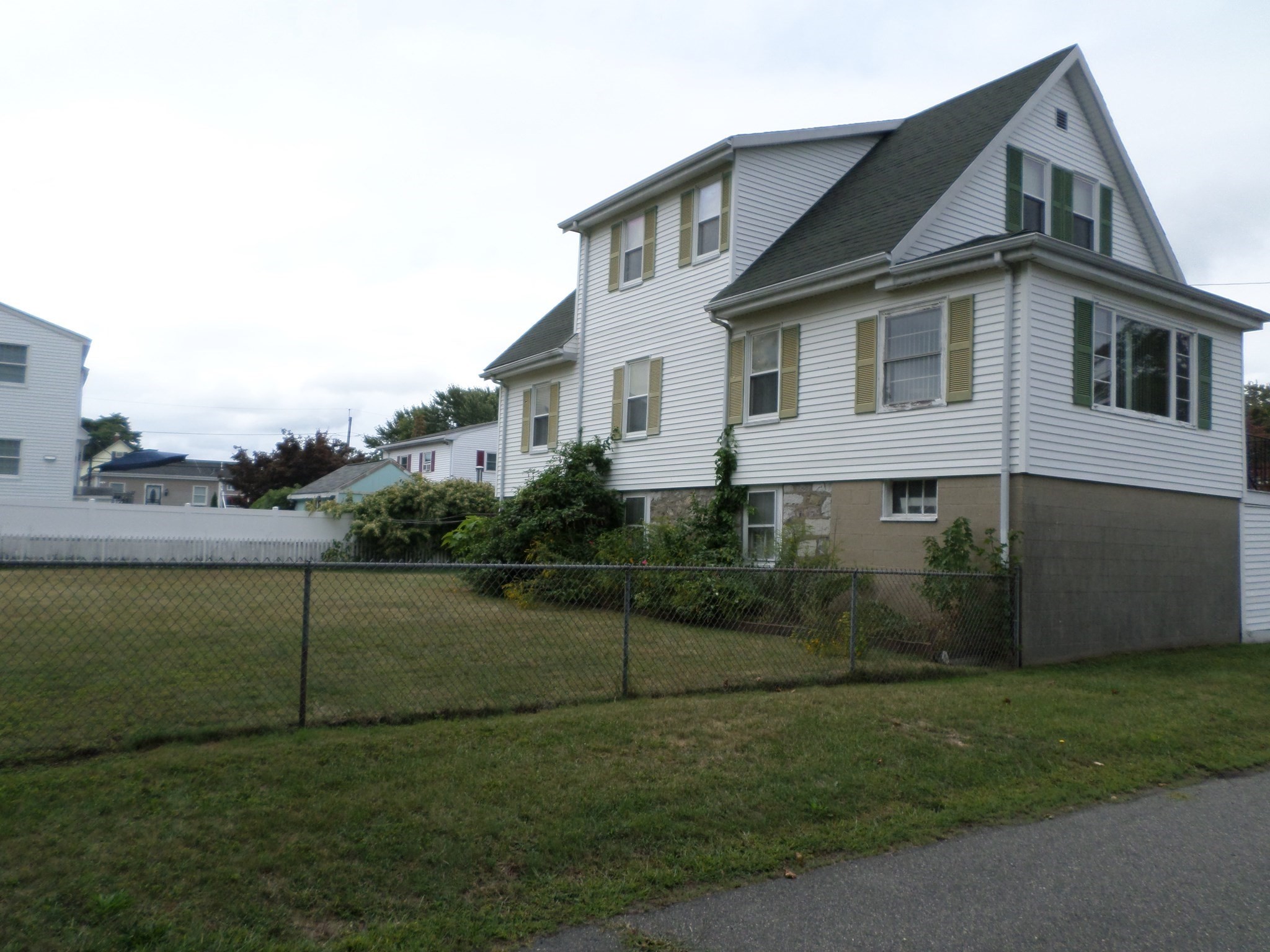 9 Douglas Rd, Saugus, MA 01906 - Image 3