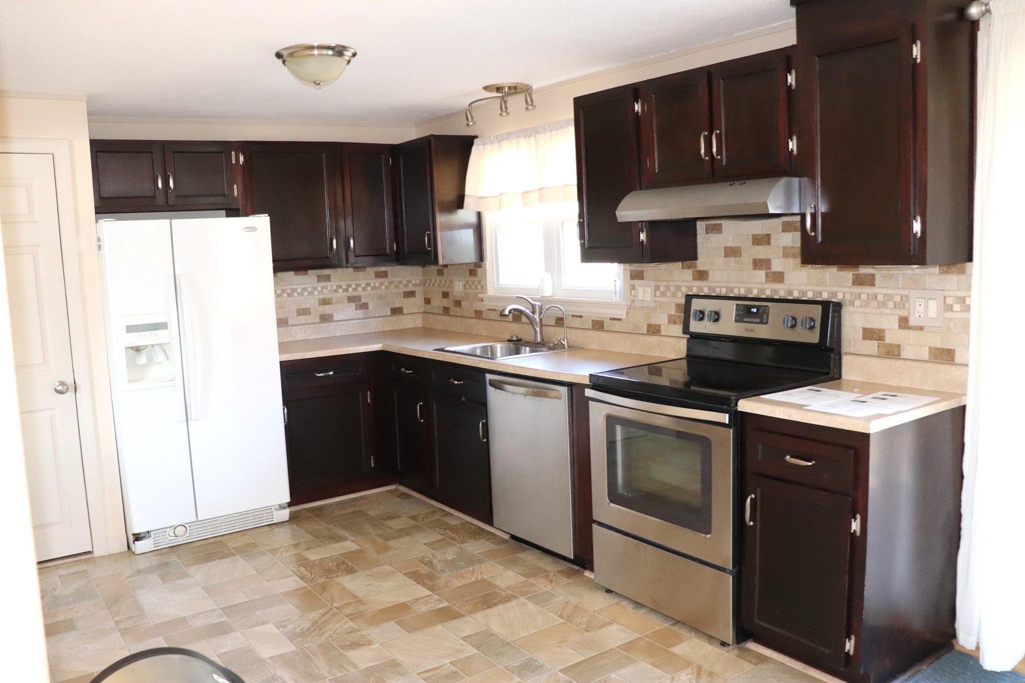 75 Garrison Rd, Chelmsford, MA 01824 - Image 10