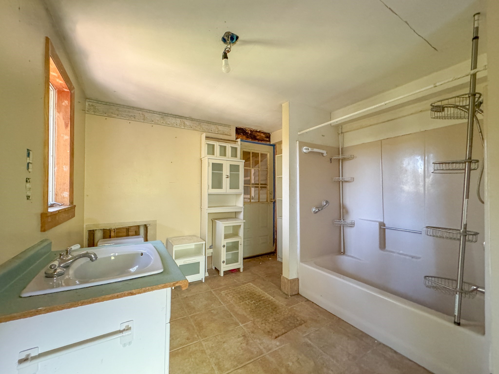 132 Kilbourn Rd, Lancaster, MA 01523 - Image 12