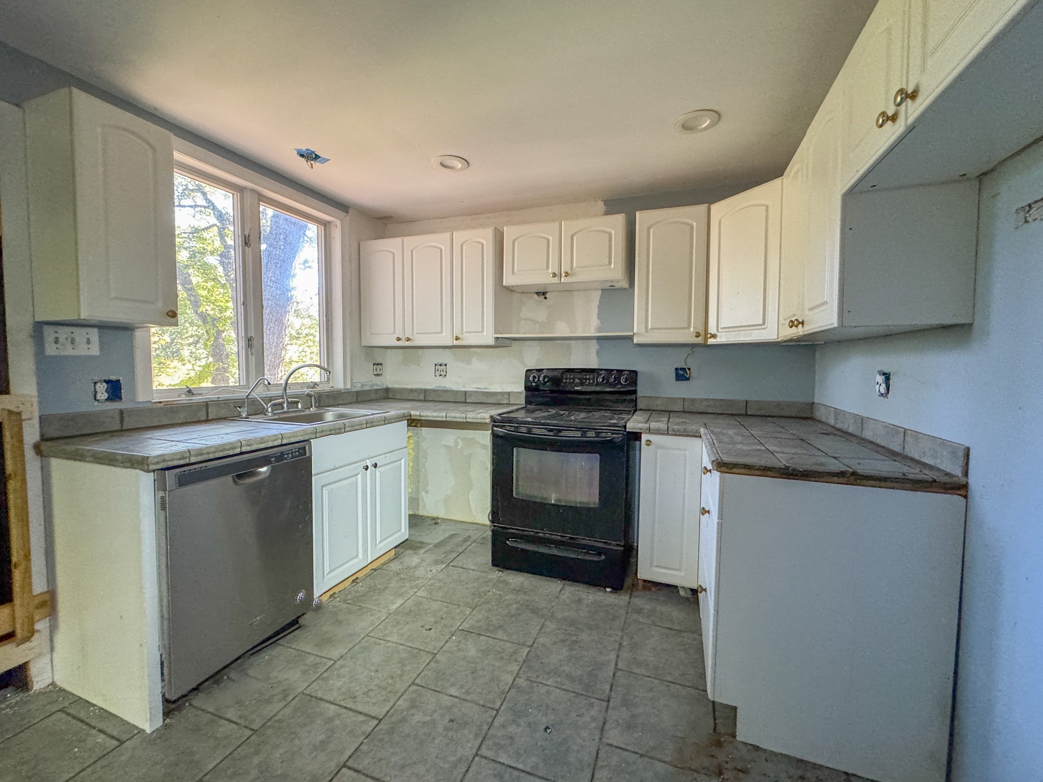 132 Kilbourn Rd, Lancaster, MA 01523 - Image 4