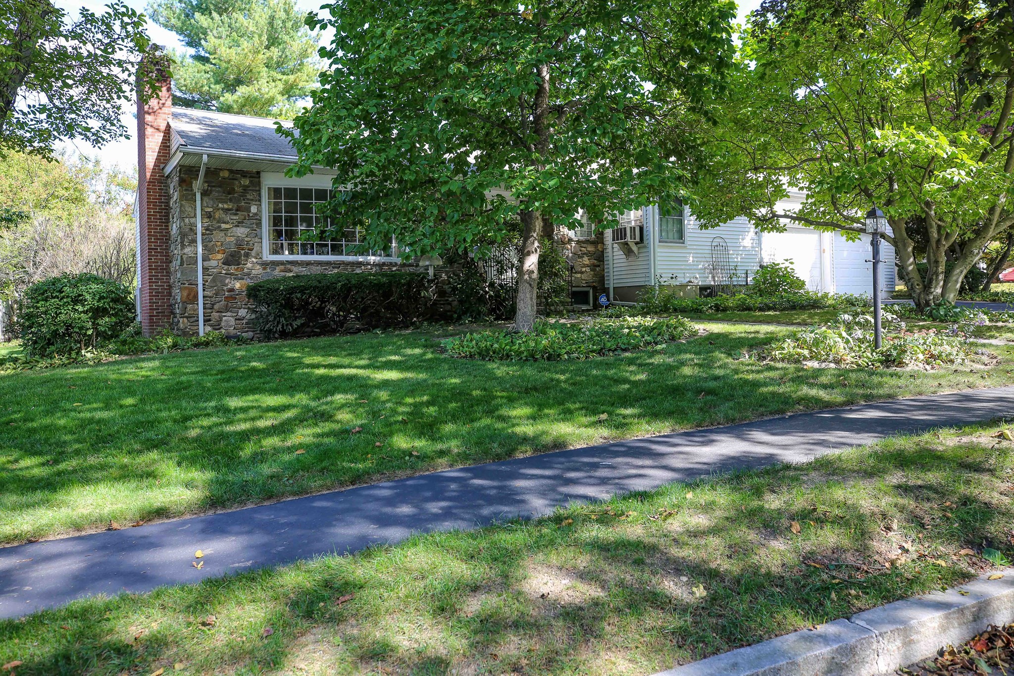 42 Ellis Dr, Worcester, MA 01609