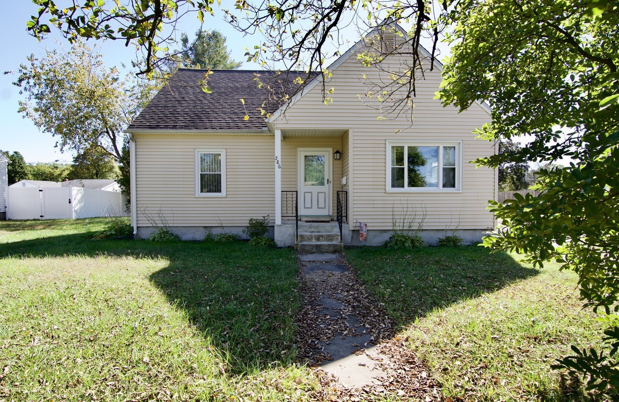 586 Granby Rd, South Hadley, MA 01075