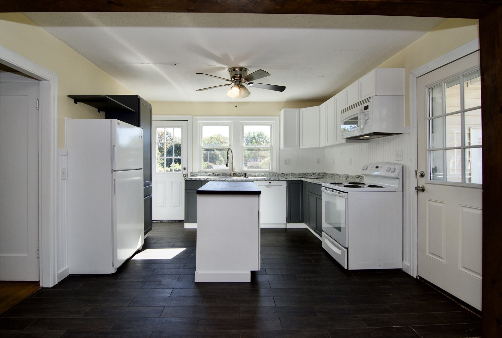 586 Granby Rd, South Hadley, MA 01075 - Image 8