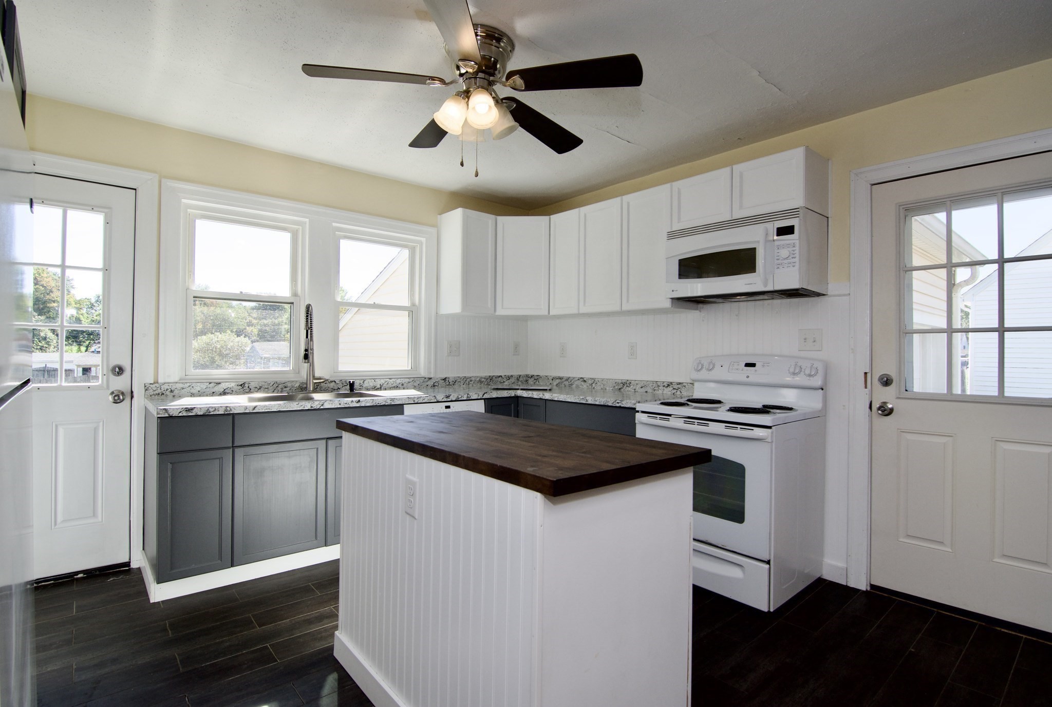 586 Granby Rd, South Hadley, MA 01075 - Image 9