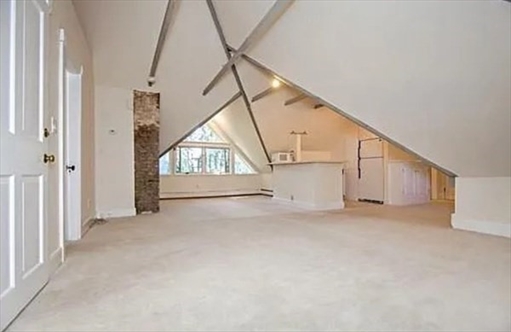 25 Maple Avenue, Apt 3