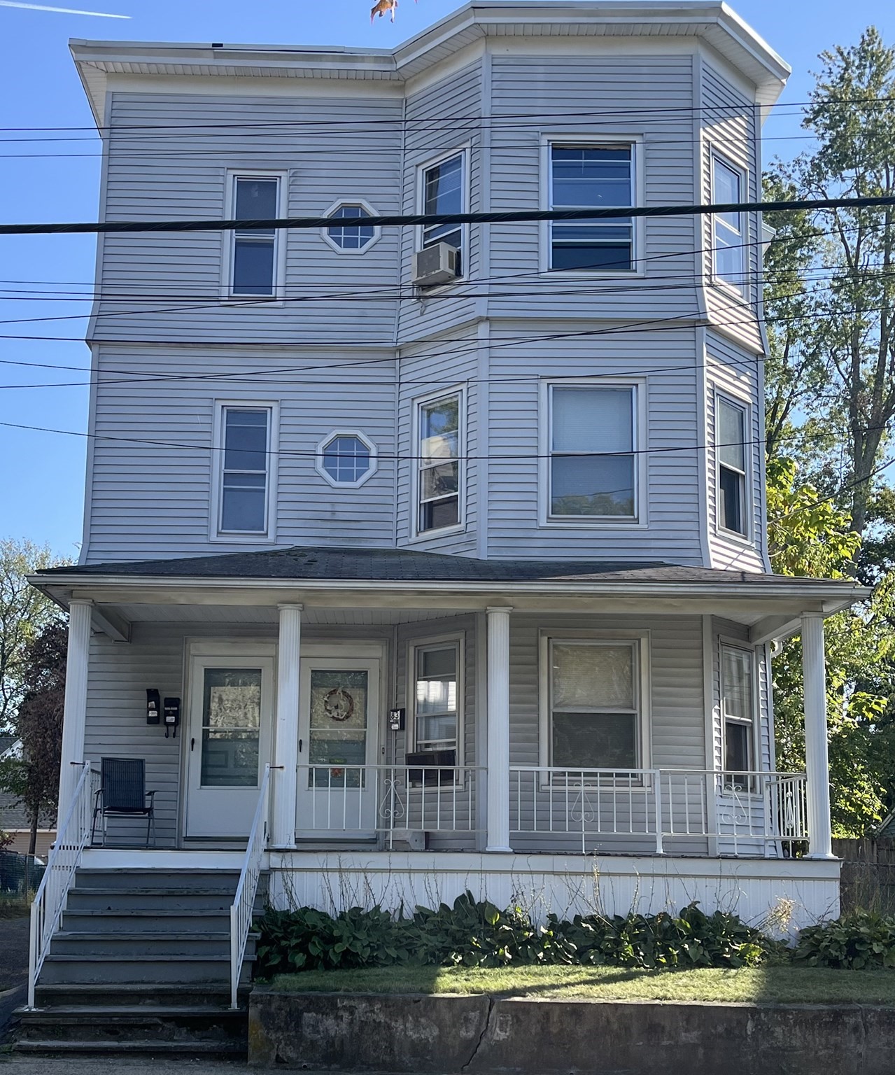 83 Madison St, Chicopee, MA 01020