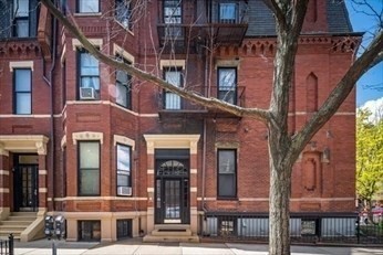 7 Hereford Unit 8, Back Bay, Boston, MA 02115 - Image 2